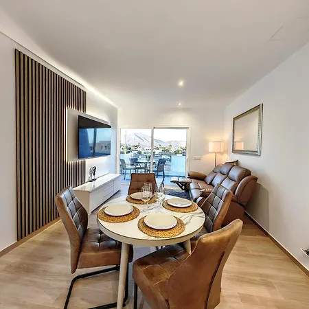 O Lar Da Mota ,playa Flamingo * Playa Blanca (Lanzarote)